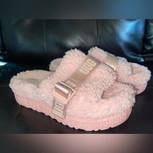 pink ugg slides used indoor only a few times